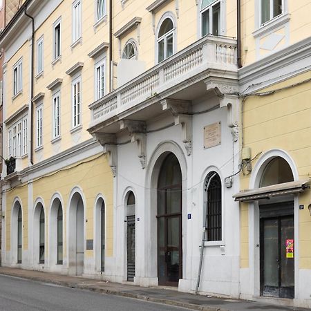 Arcobaleno Trieste Via Udine 19 Ngoại thất bức ảnh