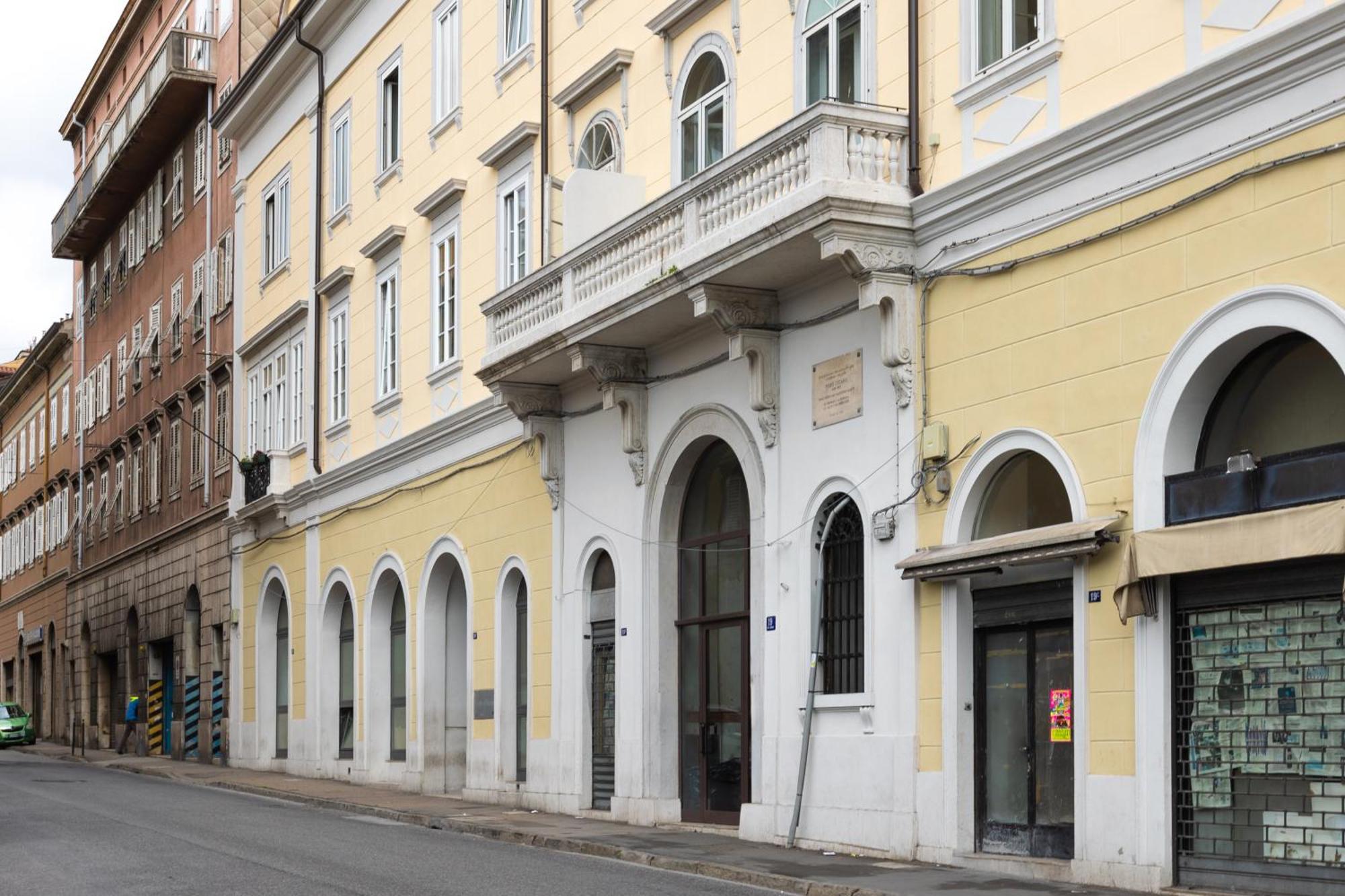 Arcobaleno Trieste Via Udine 19 Ngoại thất bức ảnh